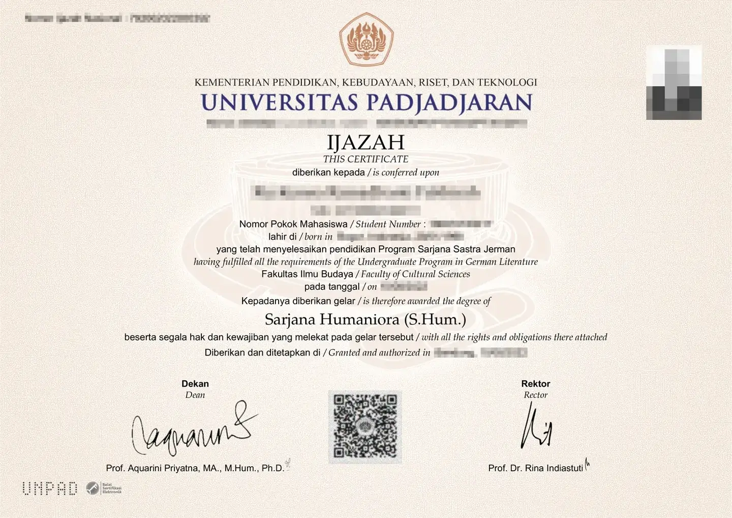 Penggunaan tanda tangan digital dan tanda tangan QR code dalam Ijazah Universitas Padjadjaran. Sumber: