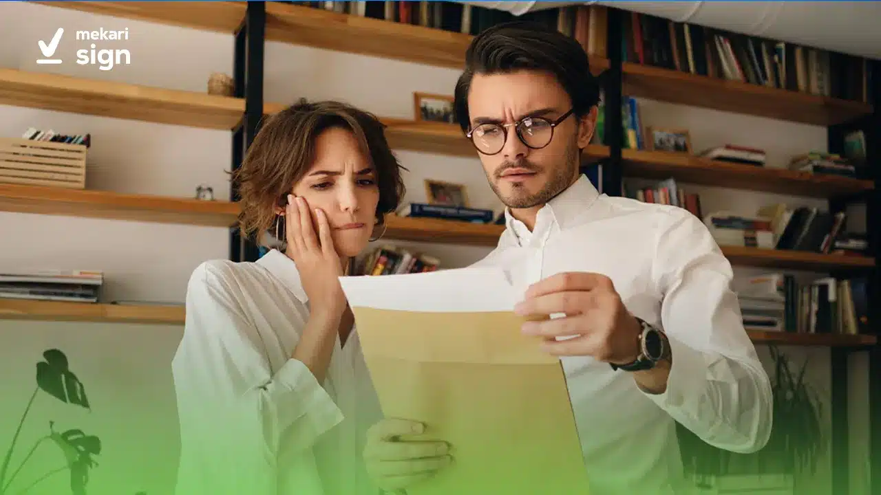 Lembar disposisi digunakan untuk mencatat instruksi pimpinan dalam alur pengelolaan surat